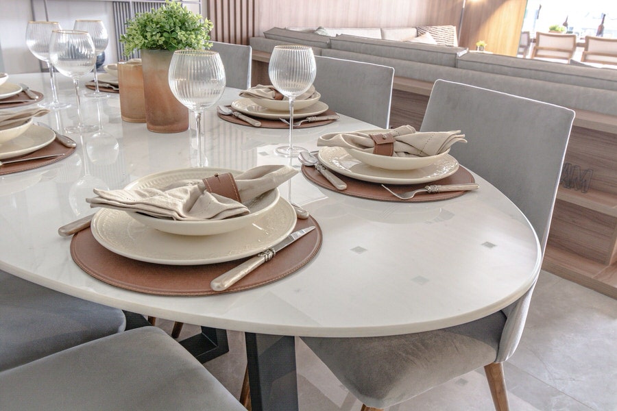 mesa-de-jantar-em-porcelanato-lamina-ultracompacta-sinterizada-marmore-granito-pedra-quartzo-branco-que-nao-mancha-15