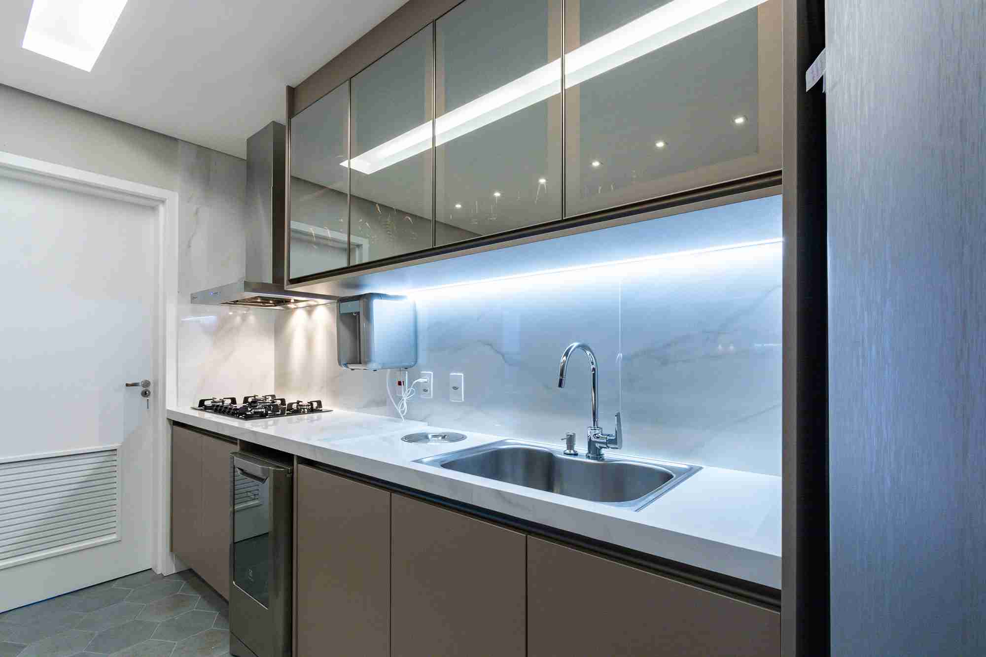 ideia-de-bancada-em-porcelanato-lamina-ultracompacta-sinterizada-marmore-granito-quartzo-calacata (305).jpeg