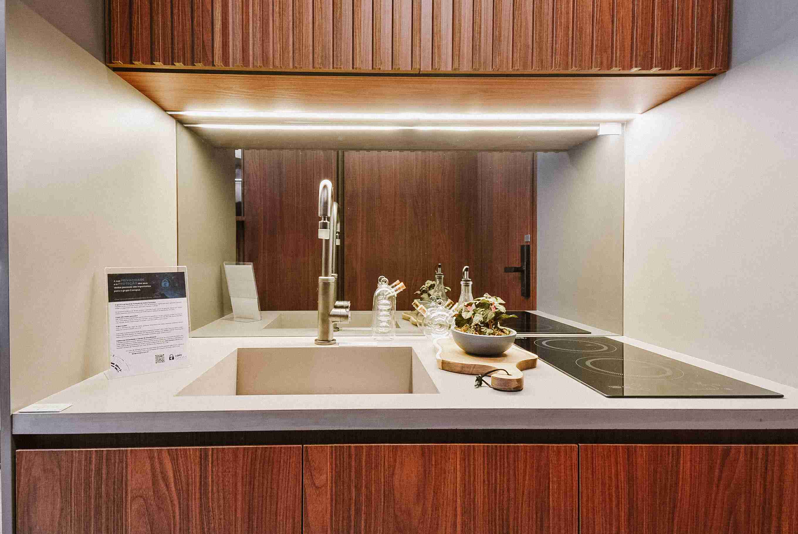 bancada-em-porcelanato-lamina-ultracompacta-sinterizada-quartzo-marmore-cinza-que-nao-mancha (55)