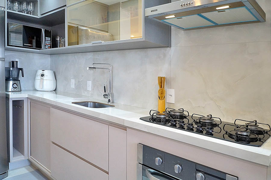 bancada-em-porcelanato-lamina-ultracompacta-sinterizada-quartzo-marmore-cinza-que-nao-mancha (69)