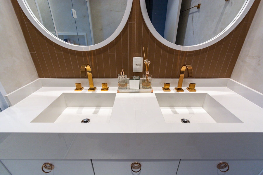 banheiro-de-porcelanato-lamina-ultracompacta-sinterizada-marmore-granito-quartzo-branco-que-nao-mancha (51)