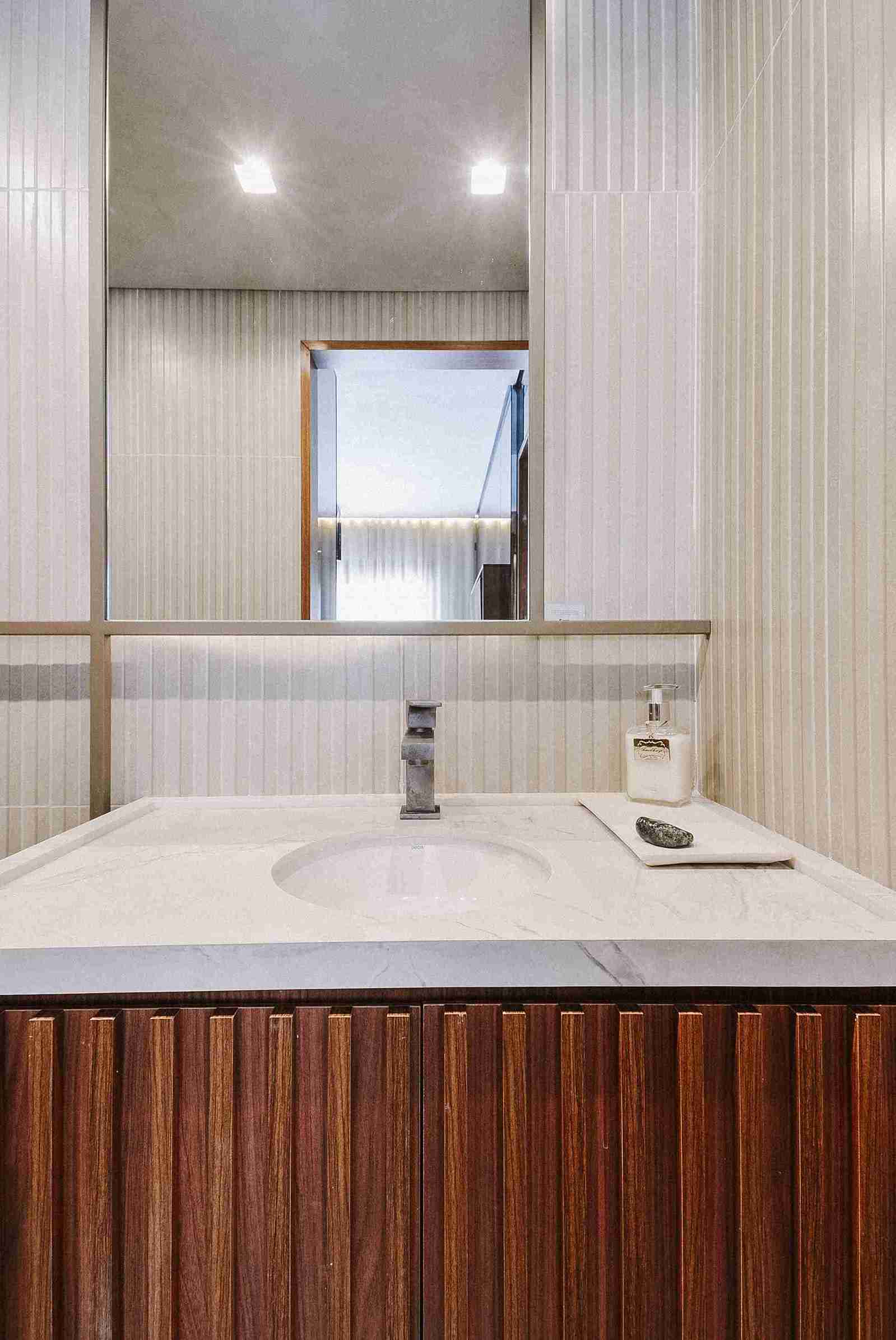 banheiro-em-porcelanato-lamina-ultracompacta-marmore-granito-quartzo-carrara-que-nao-mancha (82)