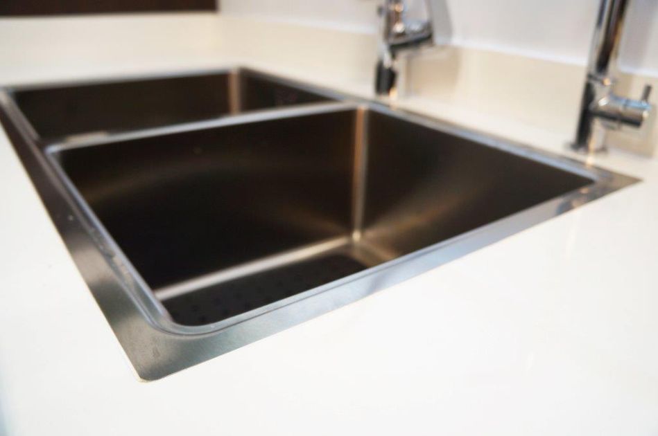 Sistema flush na bancada lamina sinterizada