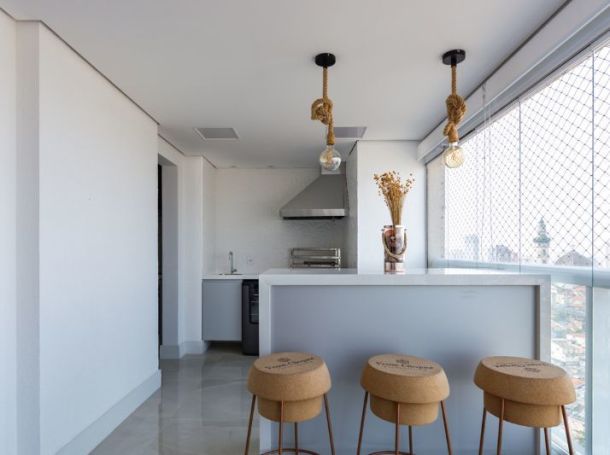 instalacao-de-uma-bancada-em-porcelanato