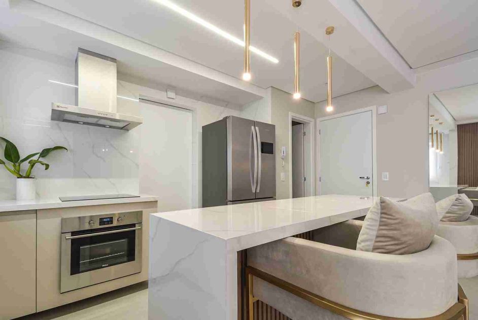 ideia-de-bancada-em-porcelanato-lamina-ultracompacta-sinterizada-marmore-granito-quartzo-cinza-4
